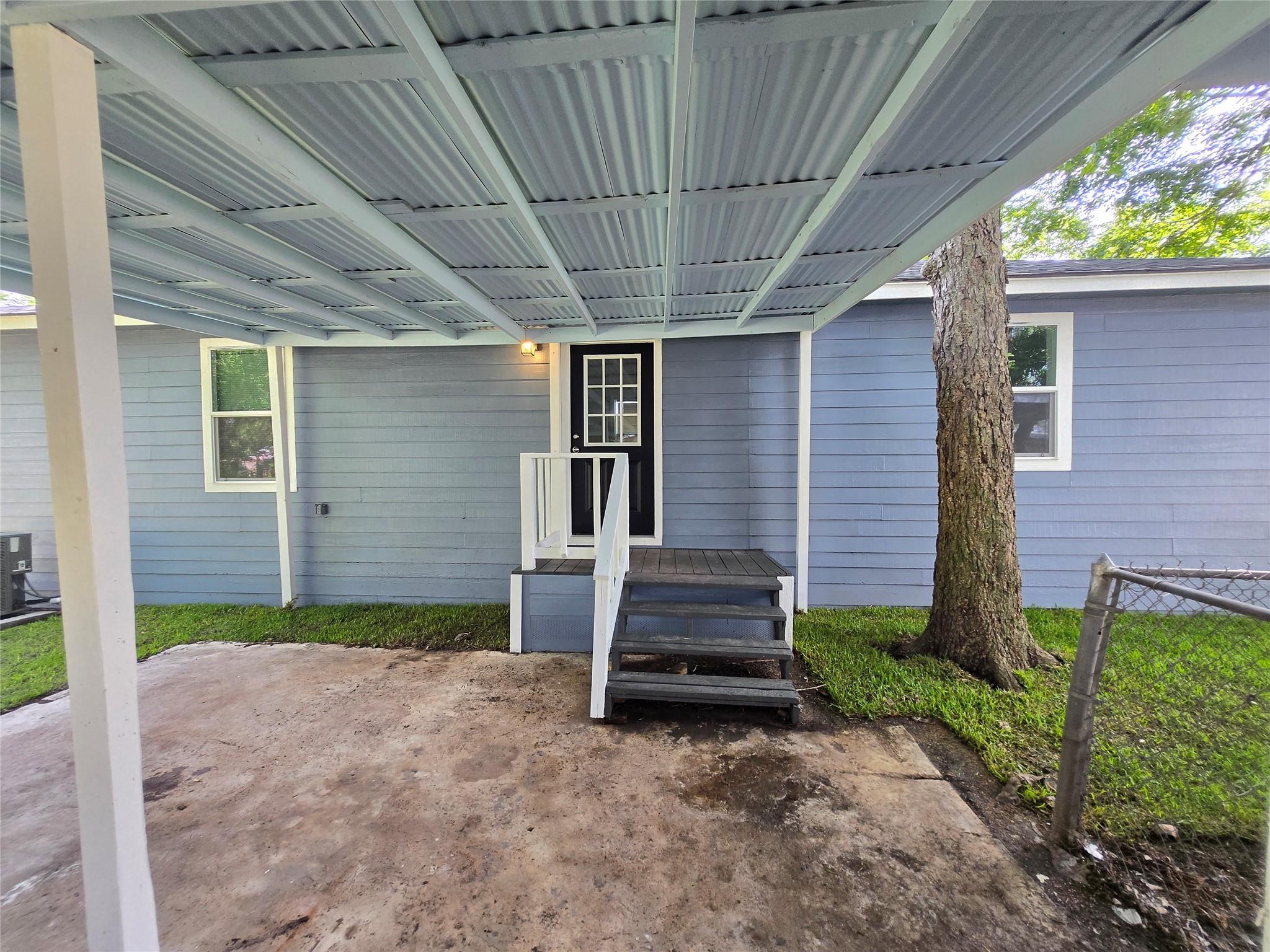802 Front St, Columbus, TX 78943