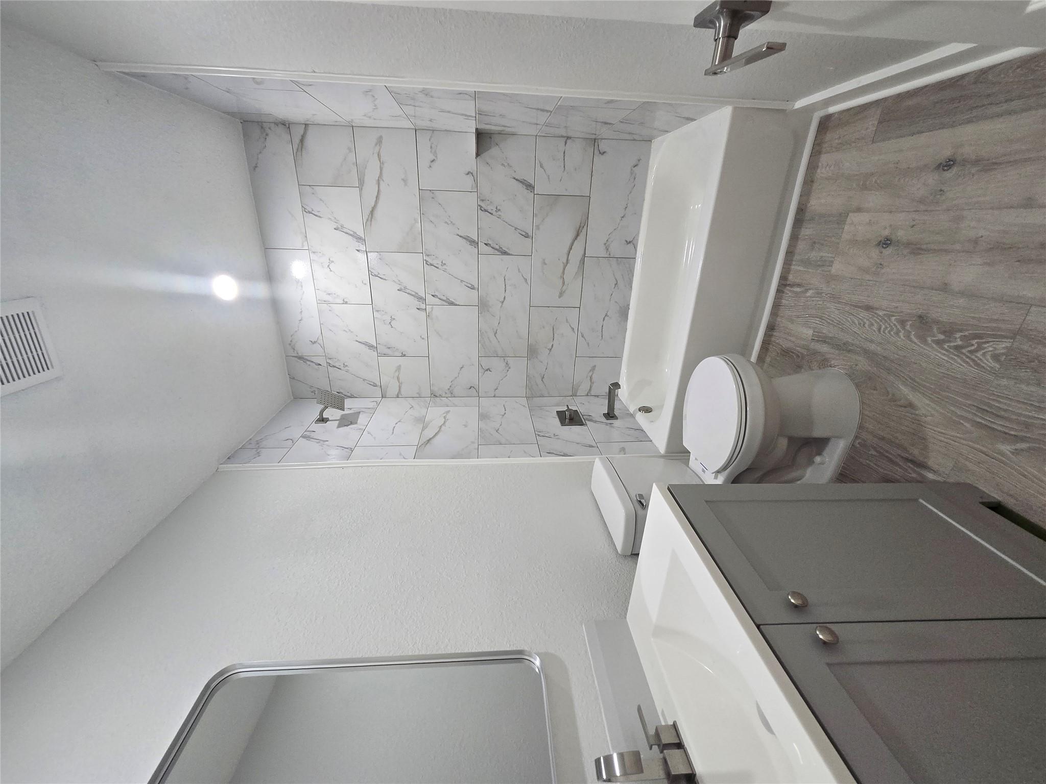 802 Front St, Columbus, TX 78943