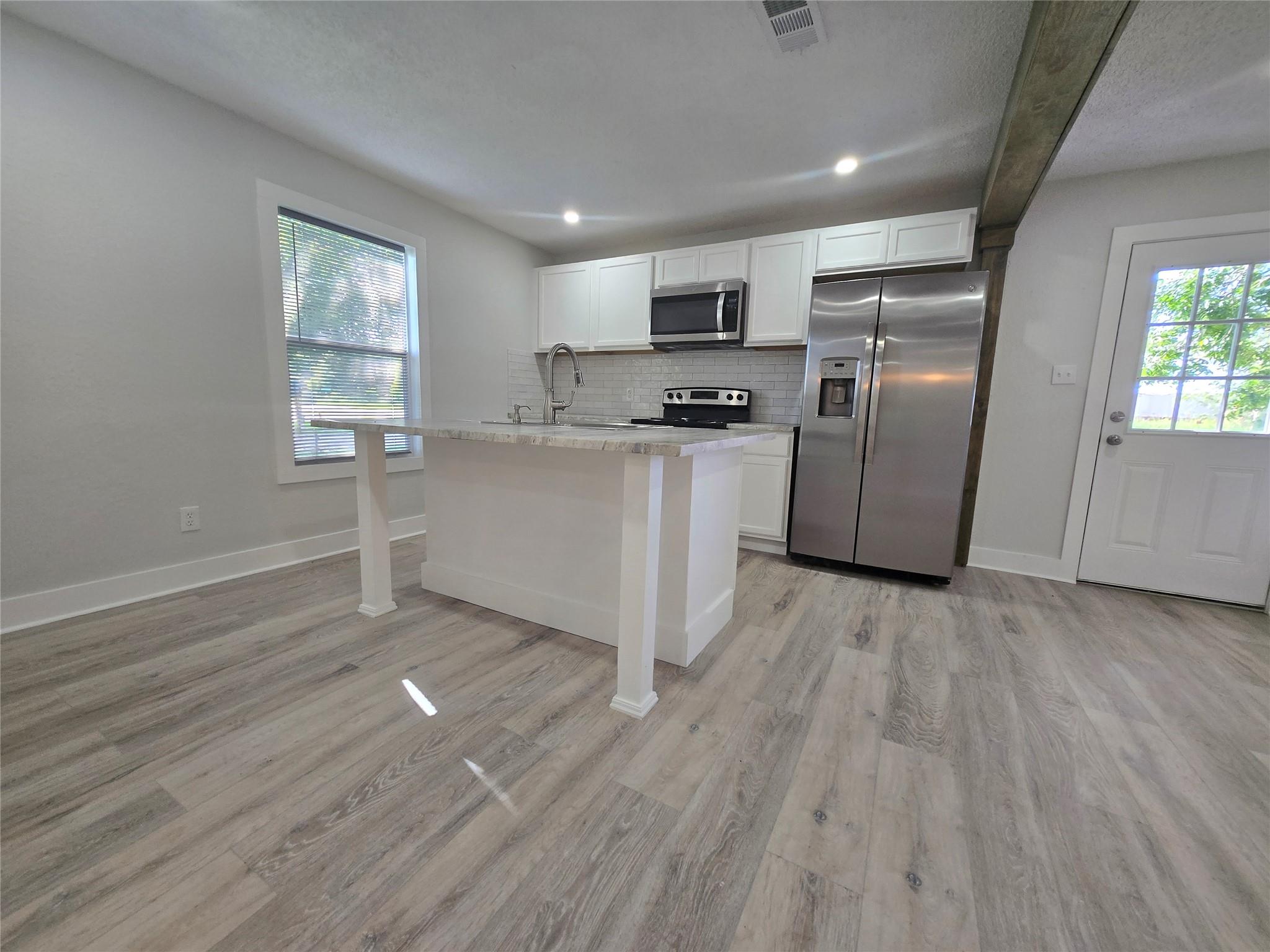 802 Front St, Columbus, TX 78943