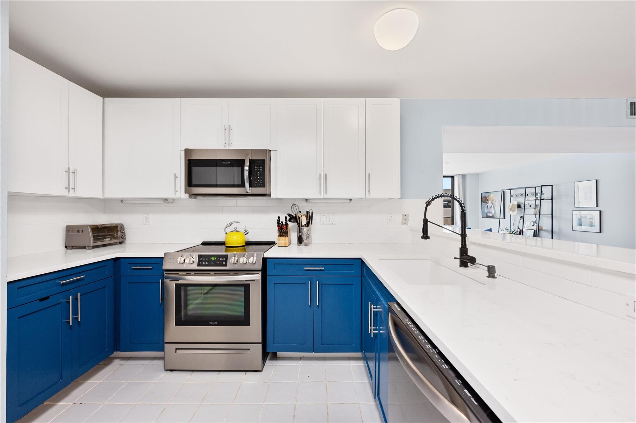 40 N Interstate Highway 35 # 2B2, Austin, TX 78701