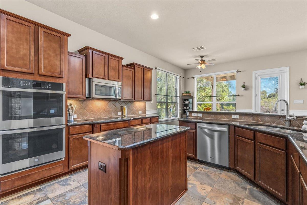 1436 Flint Rock Loop, Driftwood, TX 78619