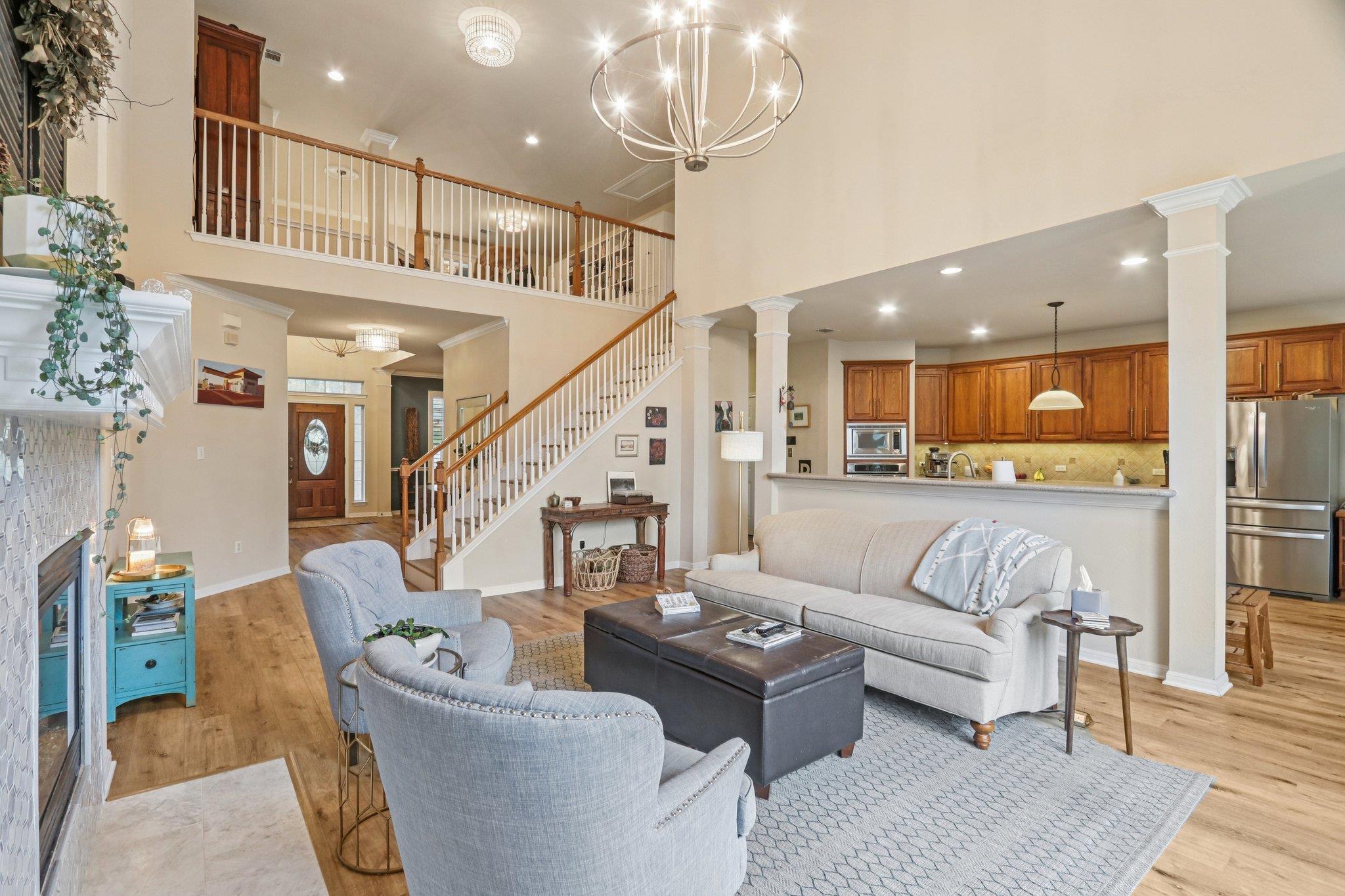 7124 Via Dono Dr, Austin, TX 78749