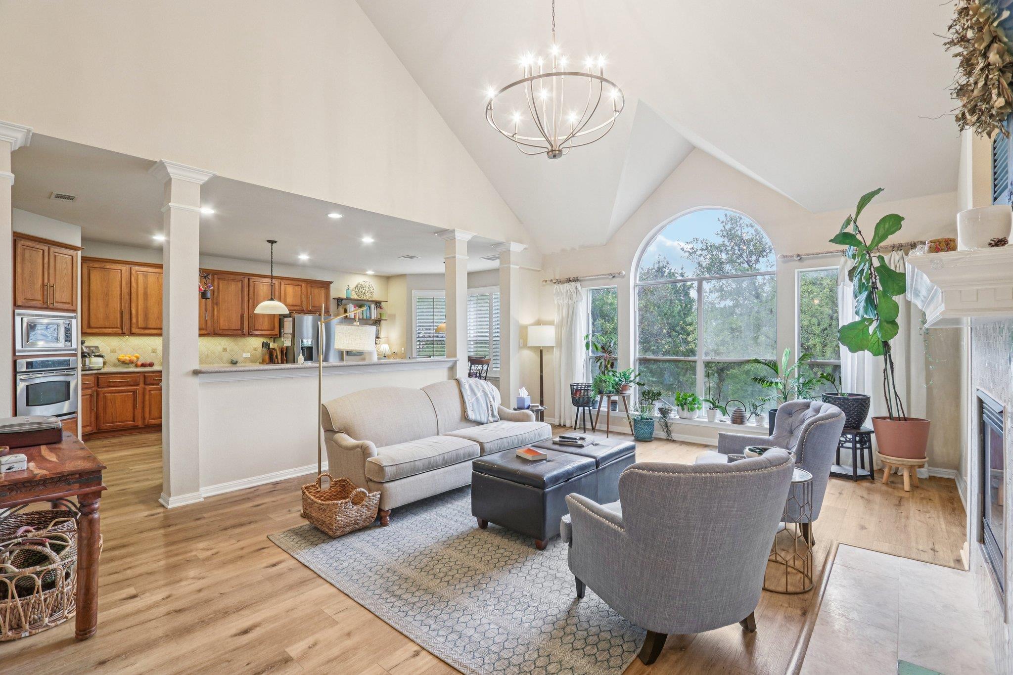 7124 Via Dono Dr, Austin, TX 78749