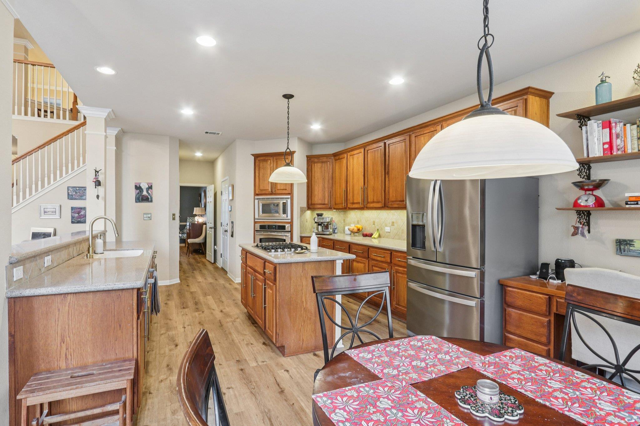 7124 Via Dono Dr, Austin, TX 78749