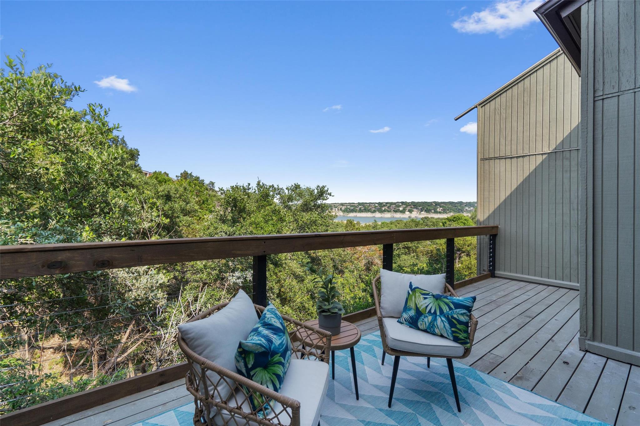 103 Comanche Pt, Point Venture, TX 78645