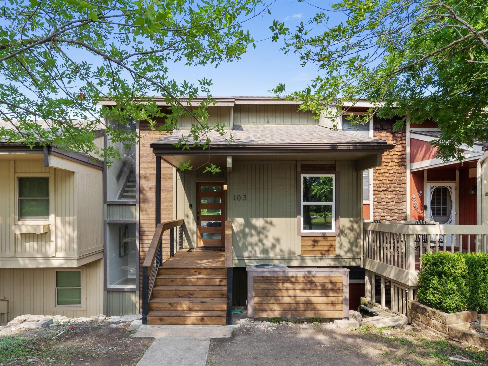 103 Comanche Pt, Point Venture, TX 78645