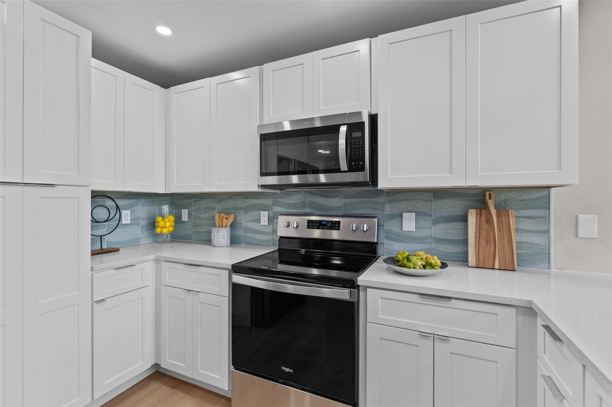 103 Comanche Pt, Point Venture, TX 78645