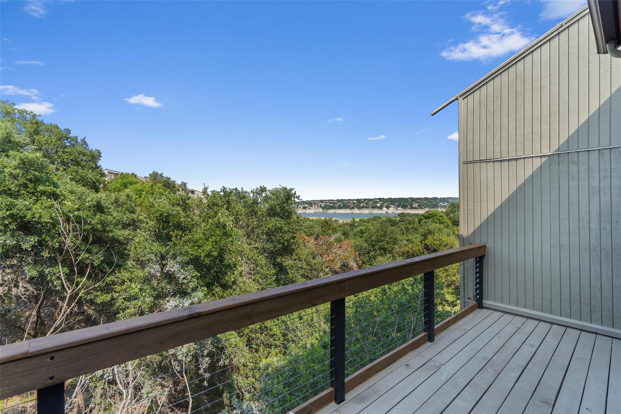 103 Comanche Pt, Point Venture, TX 78645