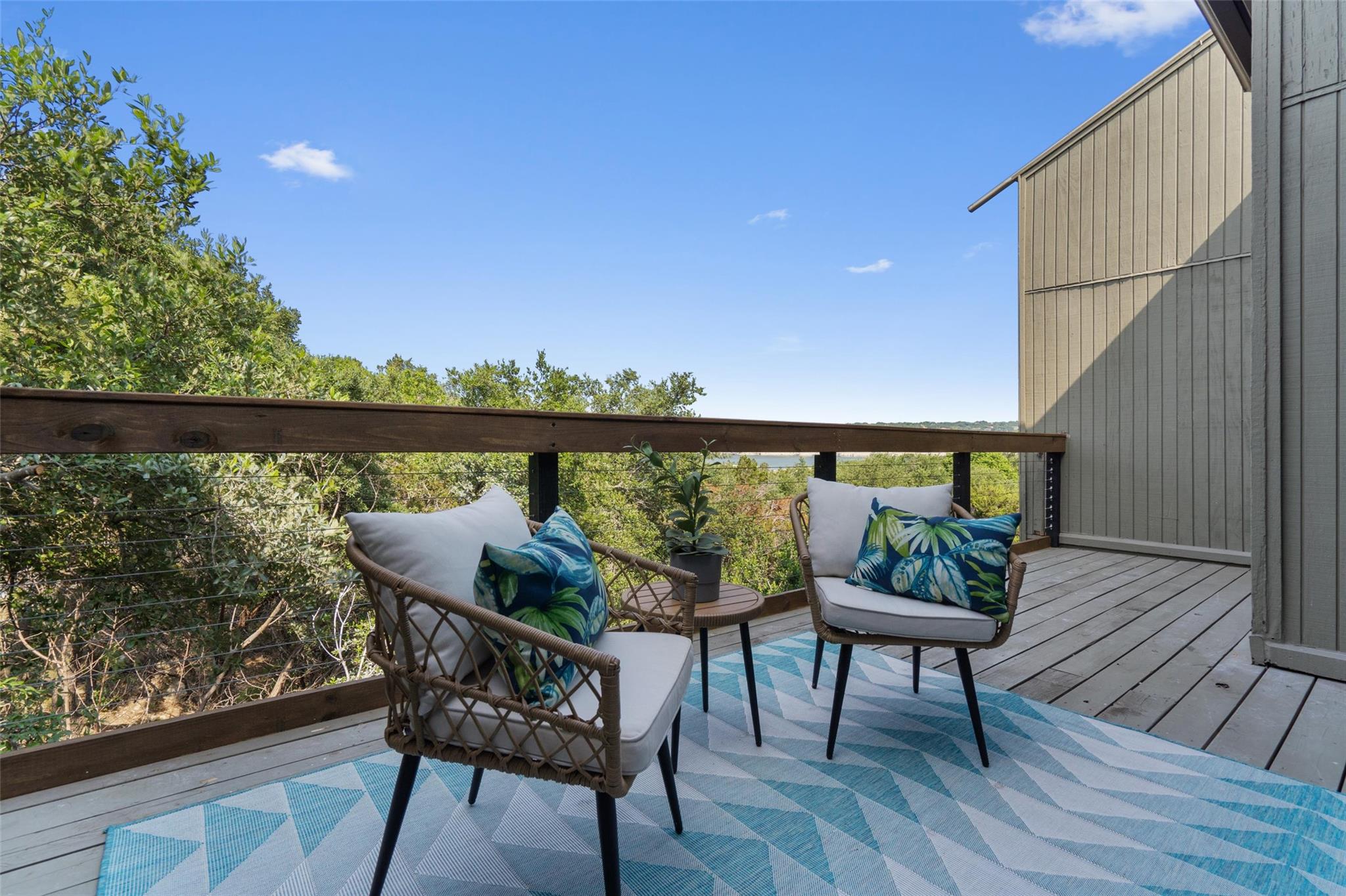 103 Comanche Pt, Point Venture, TX 78645