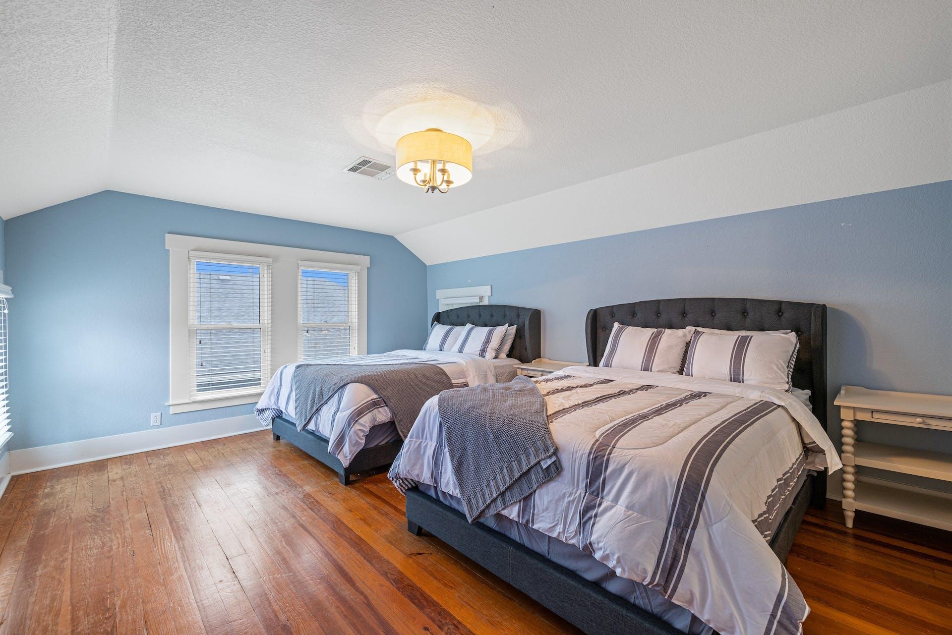 1211 Lexington St, Taylor, TX 76574