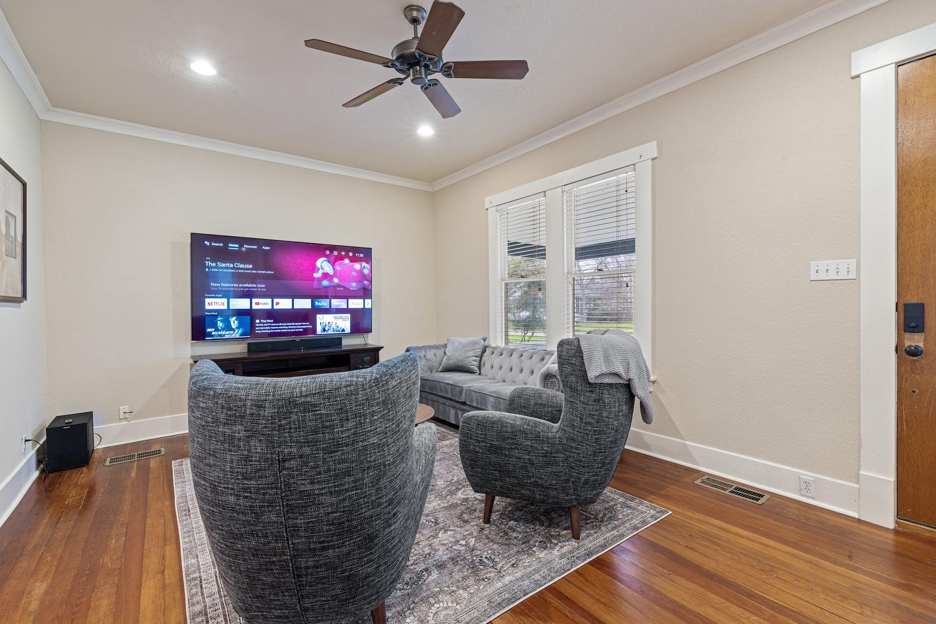 1211 Lexington St, Taylor, TX 76574