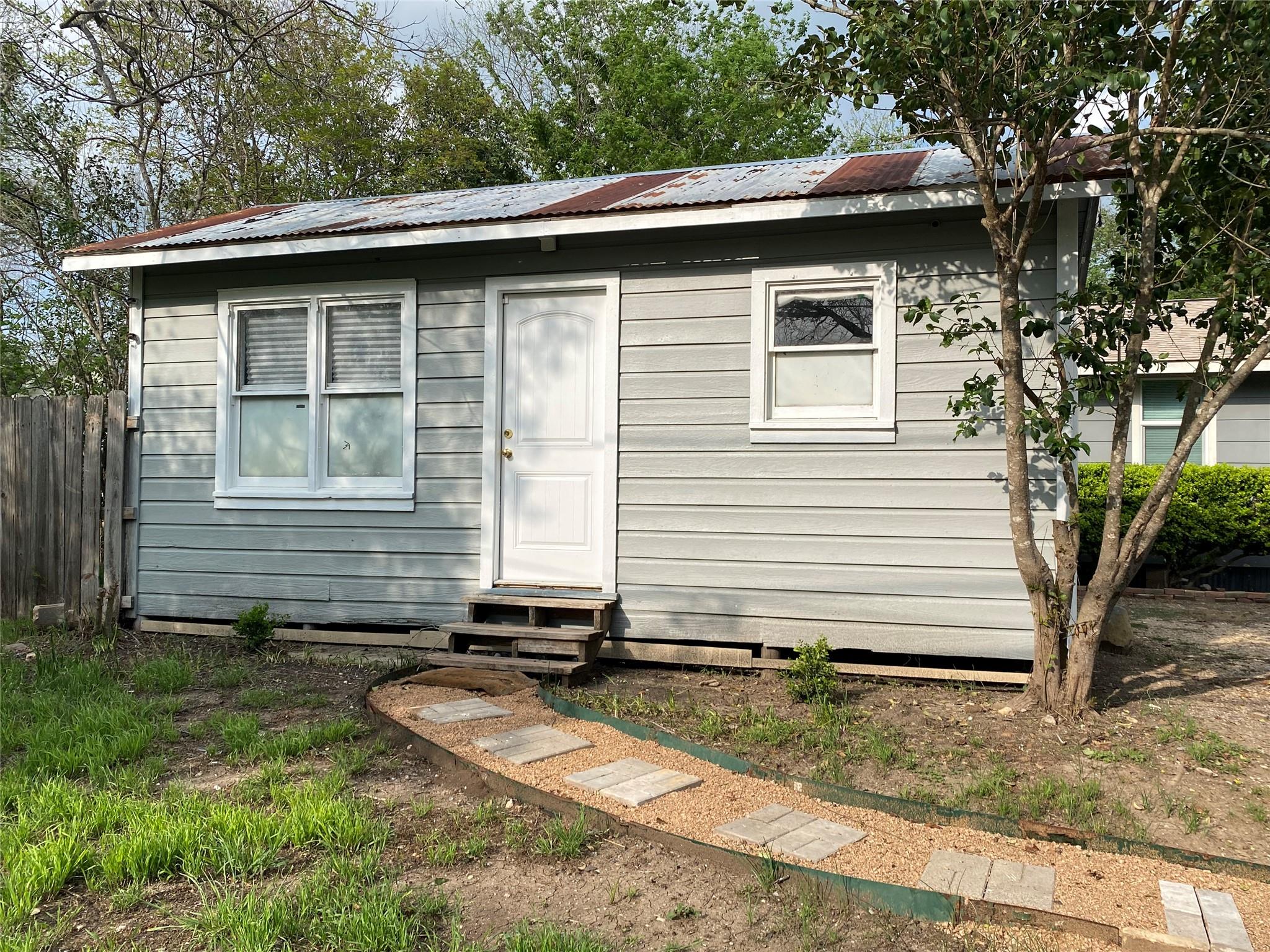 511 Main St, Martindale, TX 78655