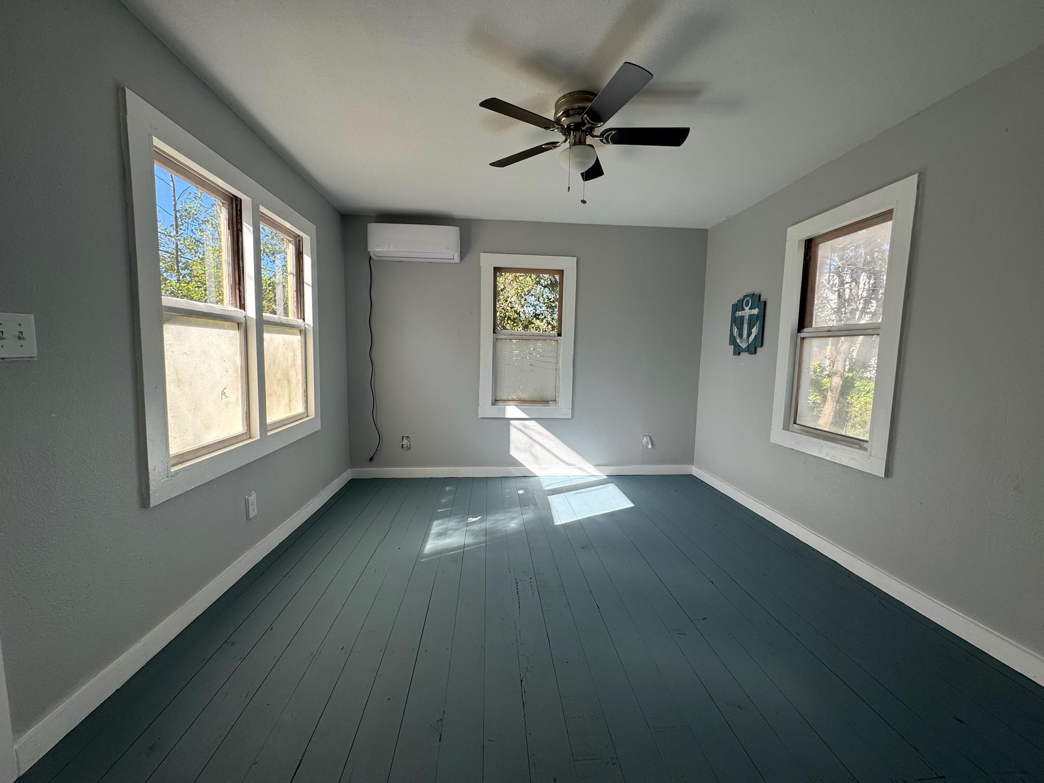 511 Main St, Martindale, TX 78655