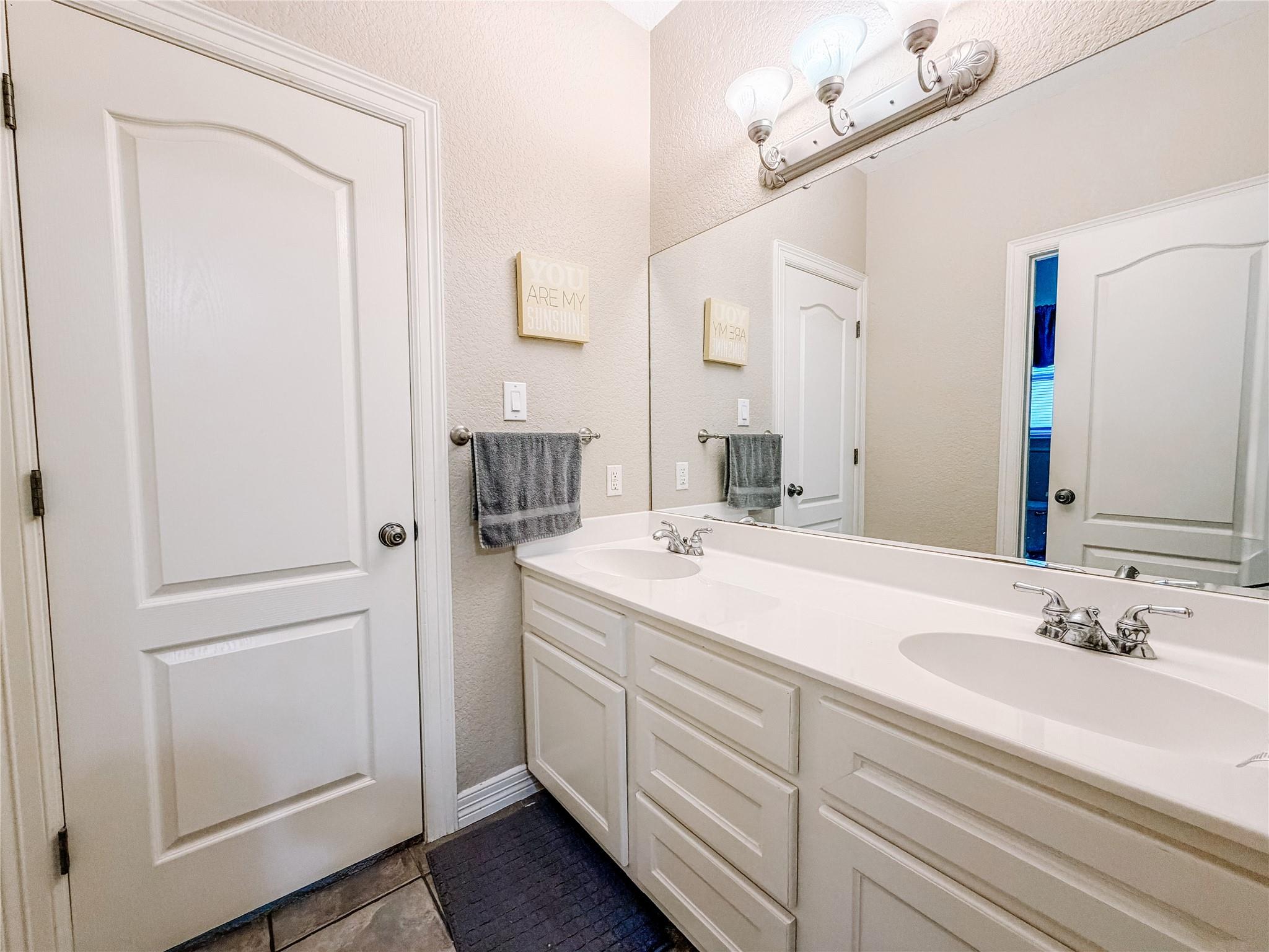 1027 Stagecoach Trl, San Marcos, TX 78666