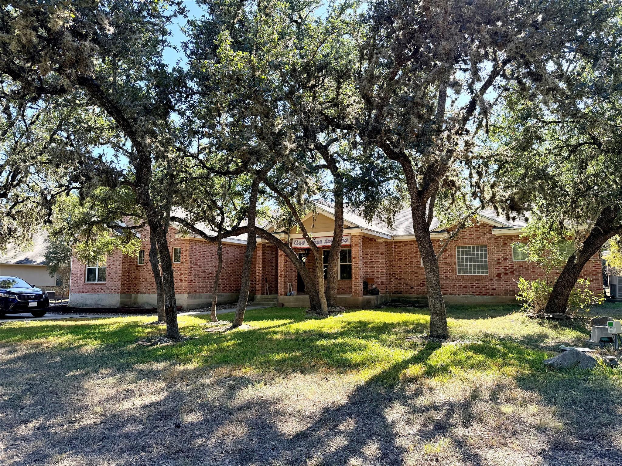 1027 Stagecoach Trl, San Marcos, TX 78666
