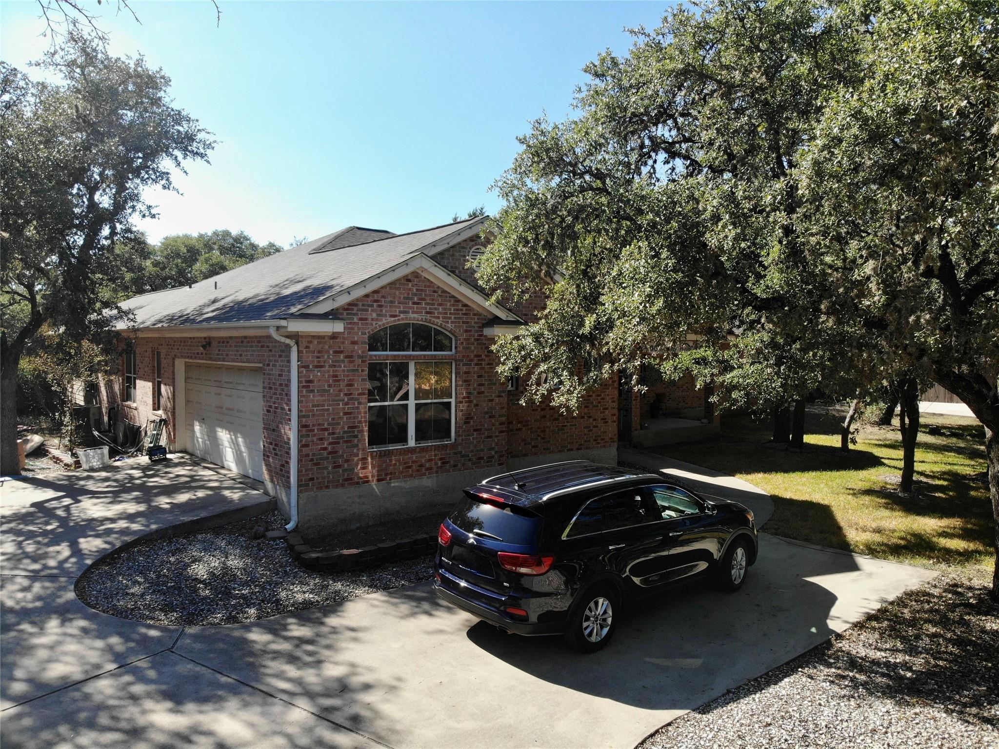 1027 Stagecoach Trl, San Marcos, TX 78666