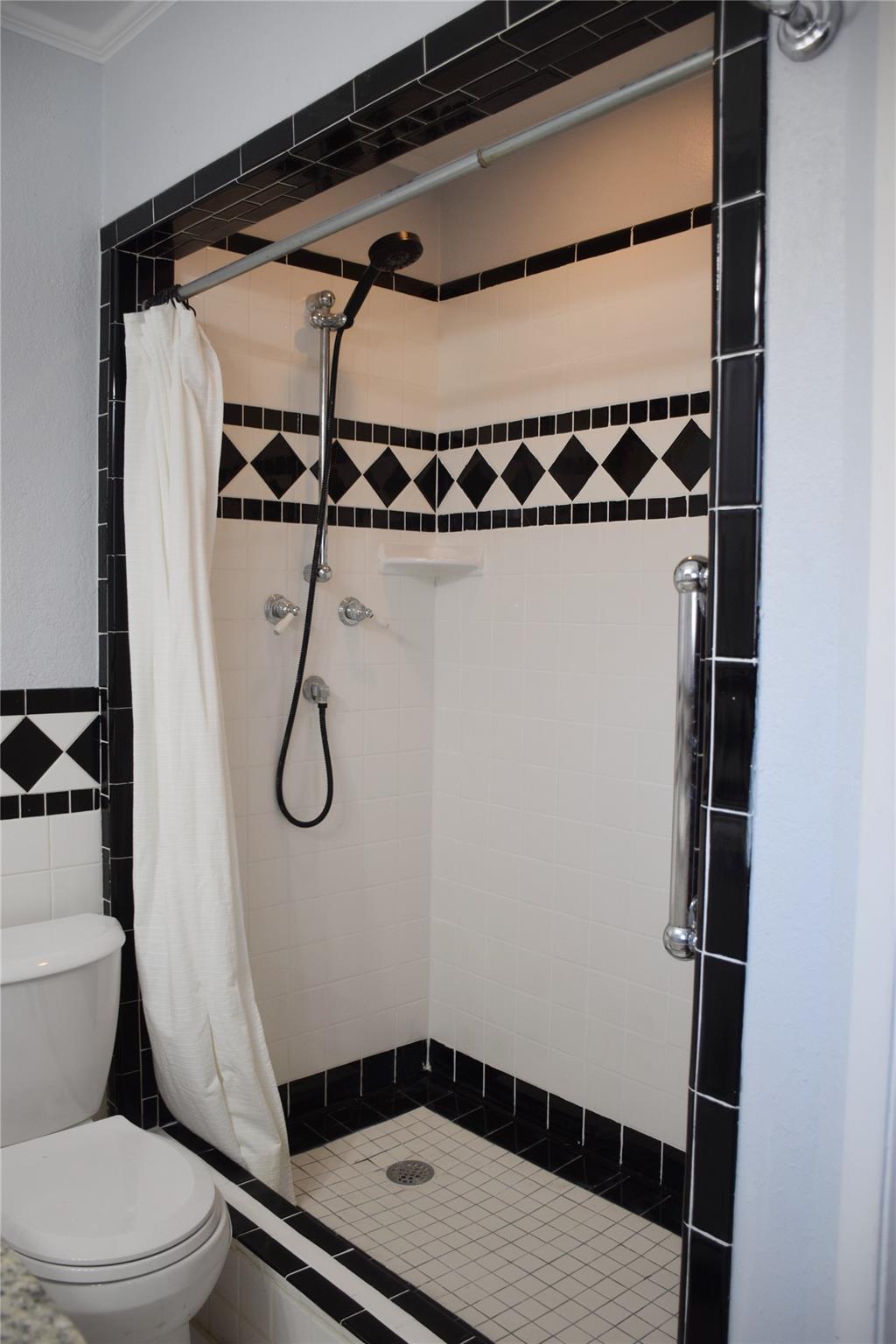 7703 Elderberry Dr, Austin, TX 78745