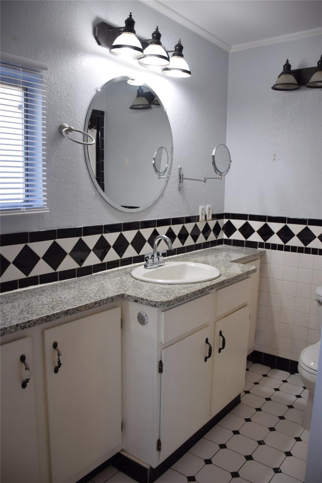 7703 Elderberry Dr, Austin, TX 78745