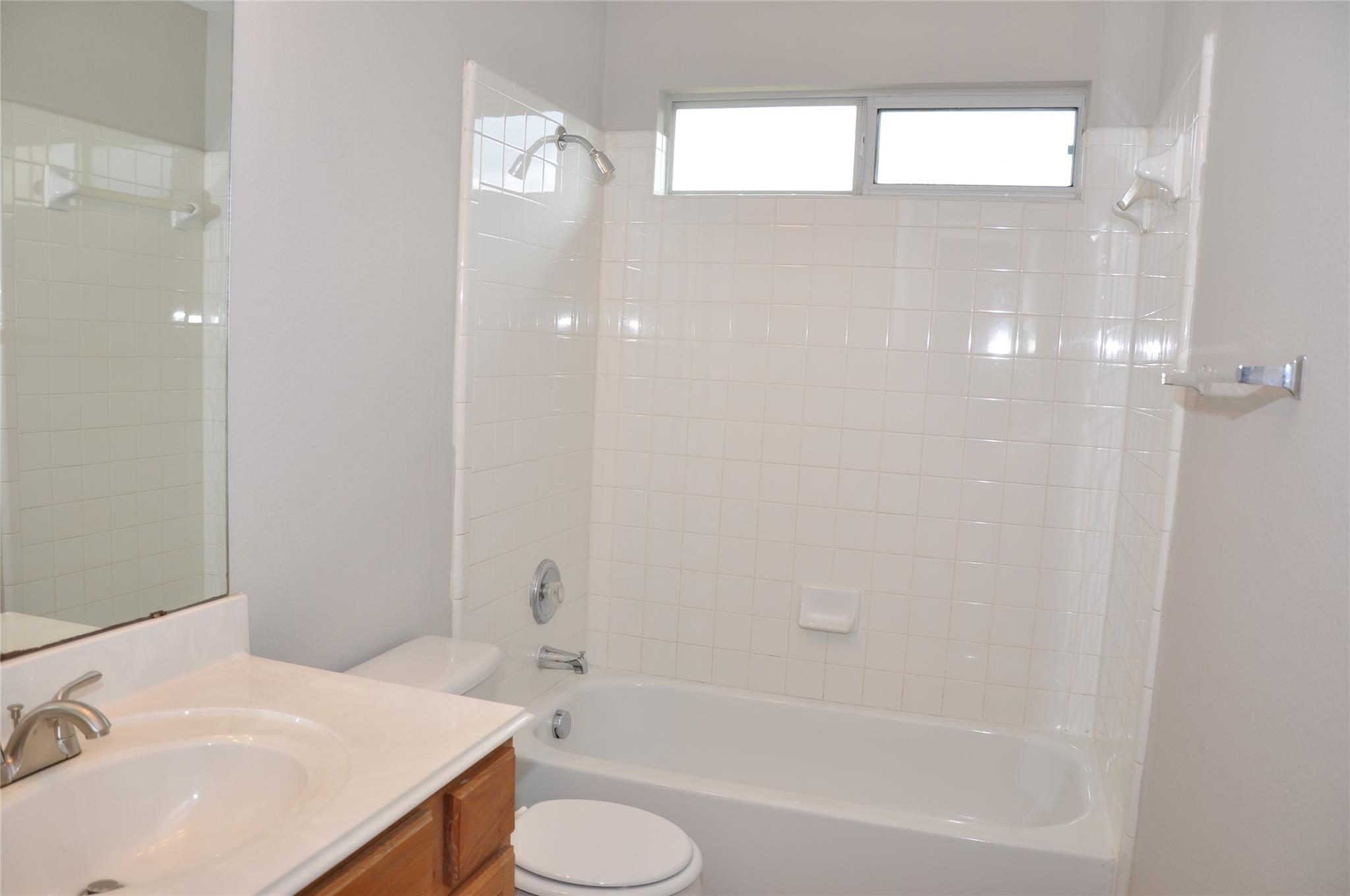 272 Spillway Dr, Kyle, TX 78640