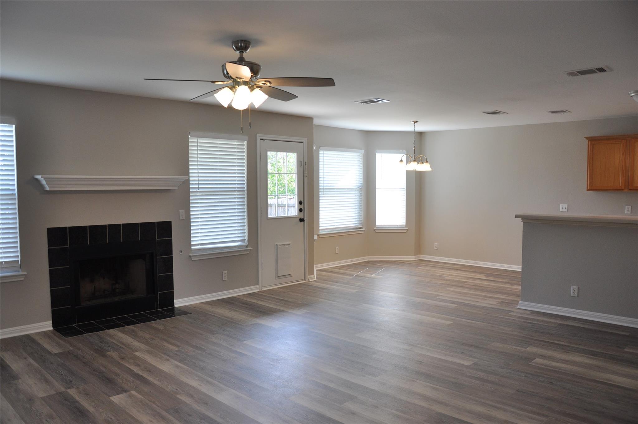 272 Spillway Dr, Kyle, TX 78640