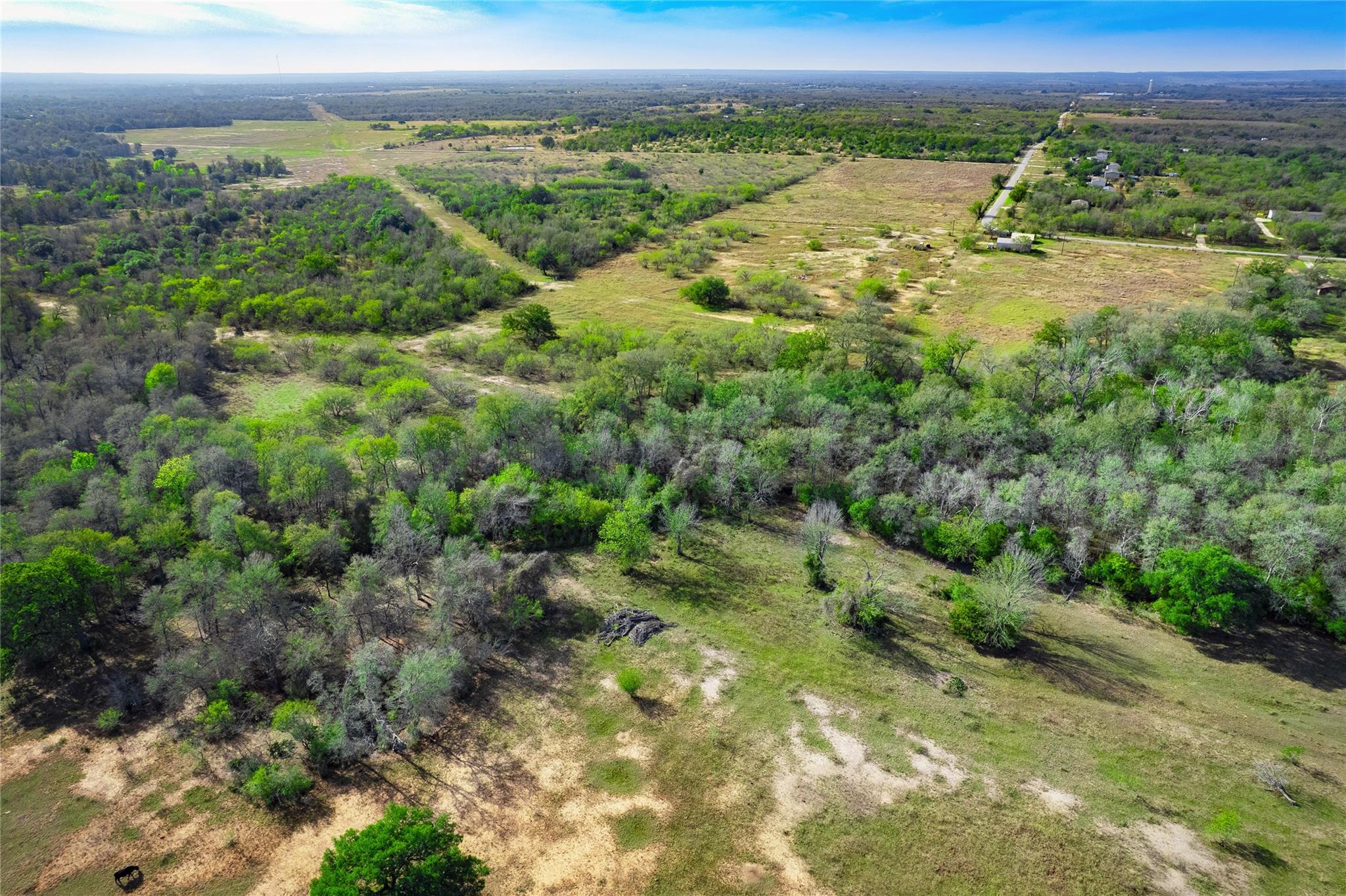 1180 Bugtussle Ln, Luling, TX 78648