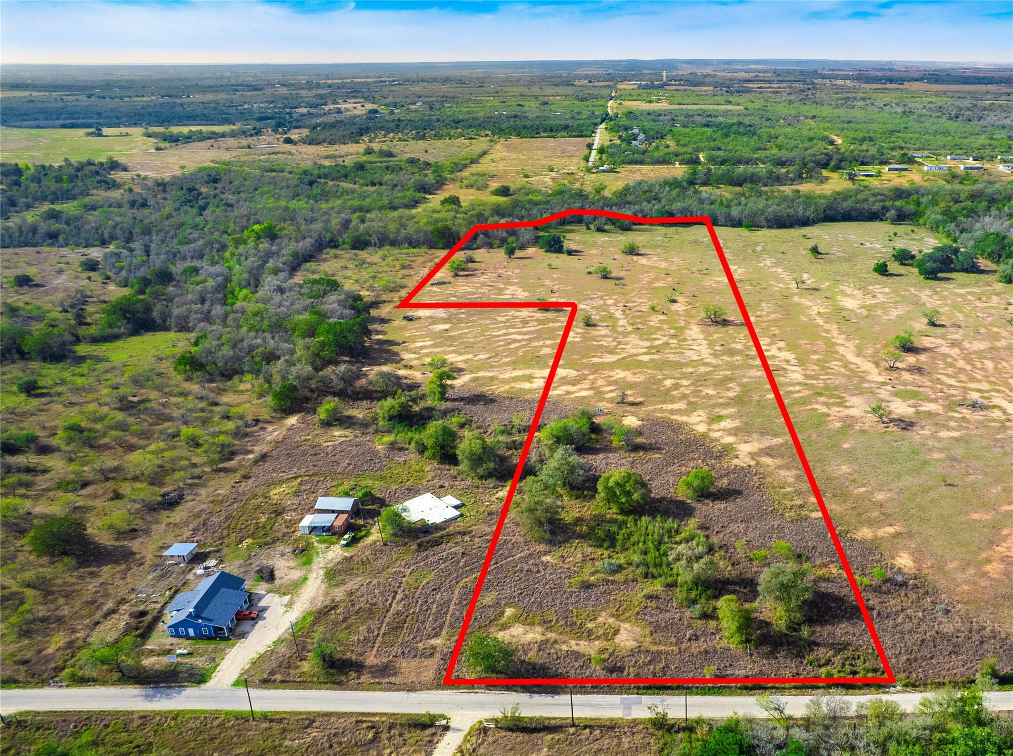 1180 Bugtussle Ln, Luling, TX 78648