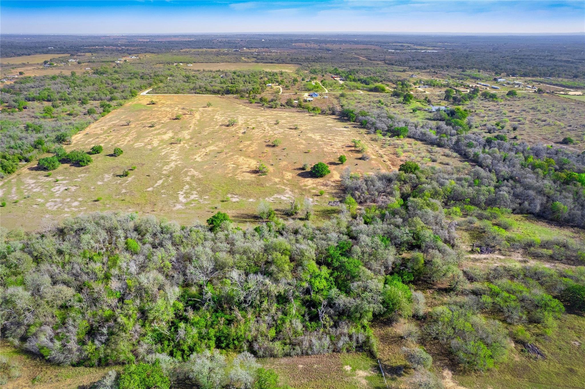 1180 Bugtussle Ln, Luling, TX 78648