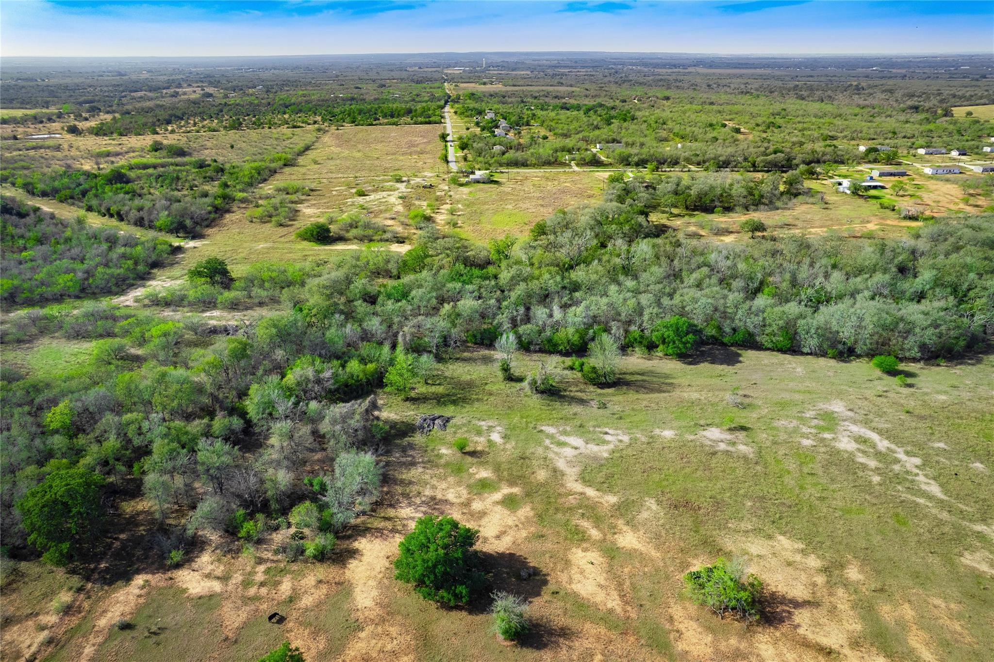 1180 Bugtussle Ln, Luling, TX 78648