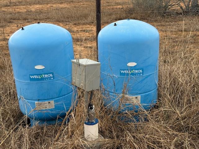 1180 Bugtussle Ln, Luling, TX 78648