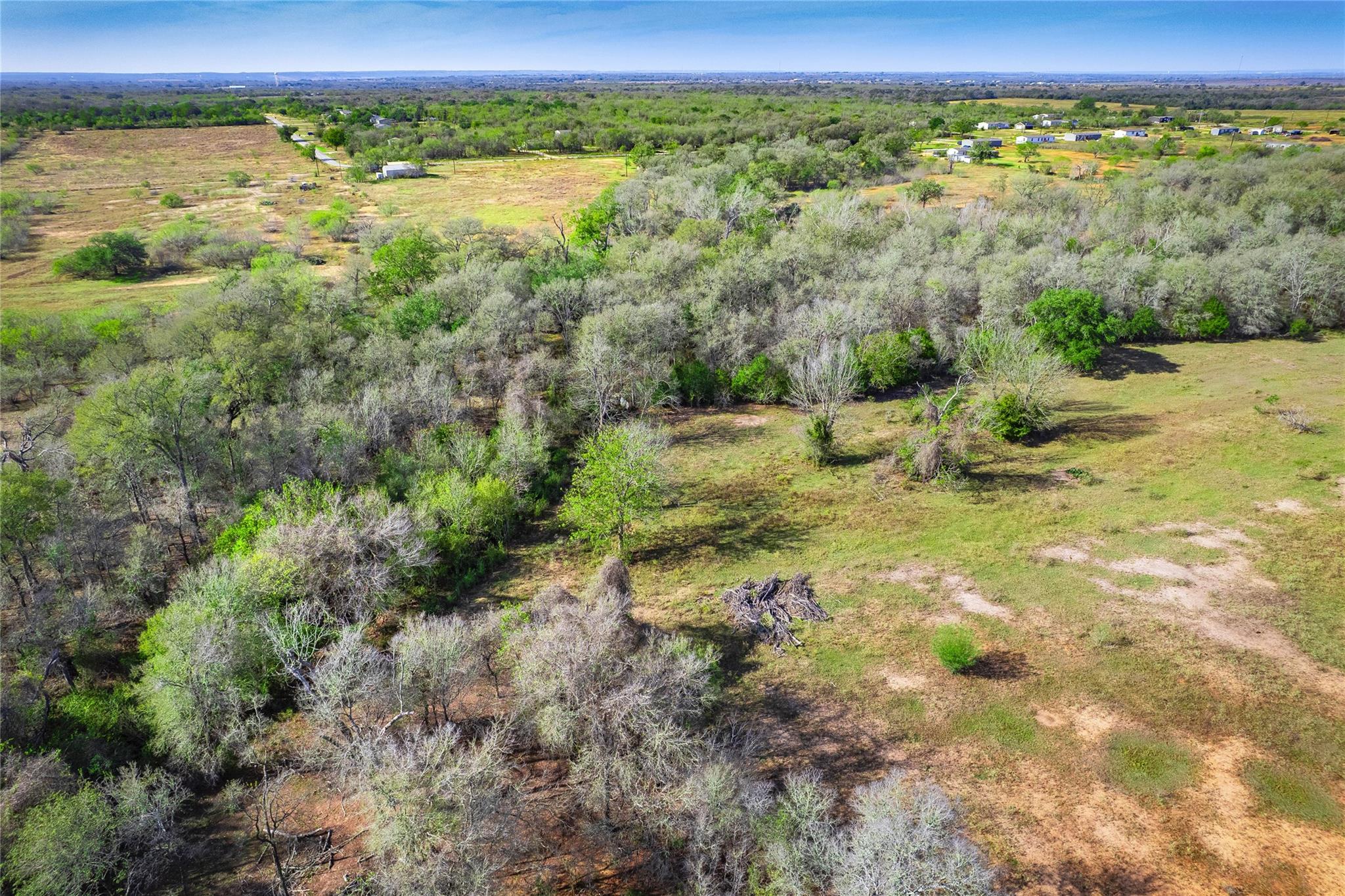 1180 Bugtussle Ln, Luling, TX 78648