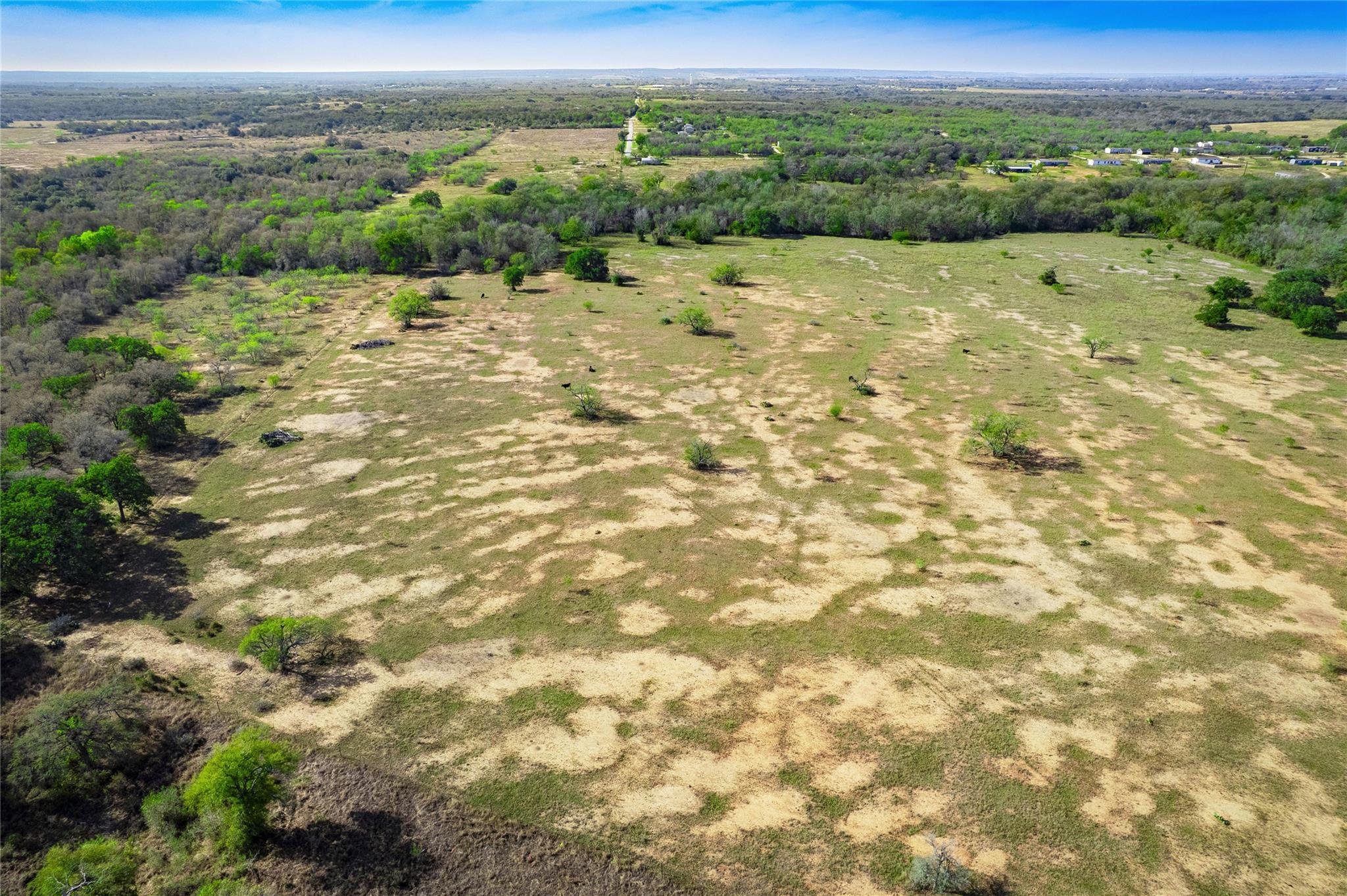 1180 Bugtussle Ln, Luling, TX 78648