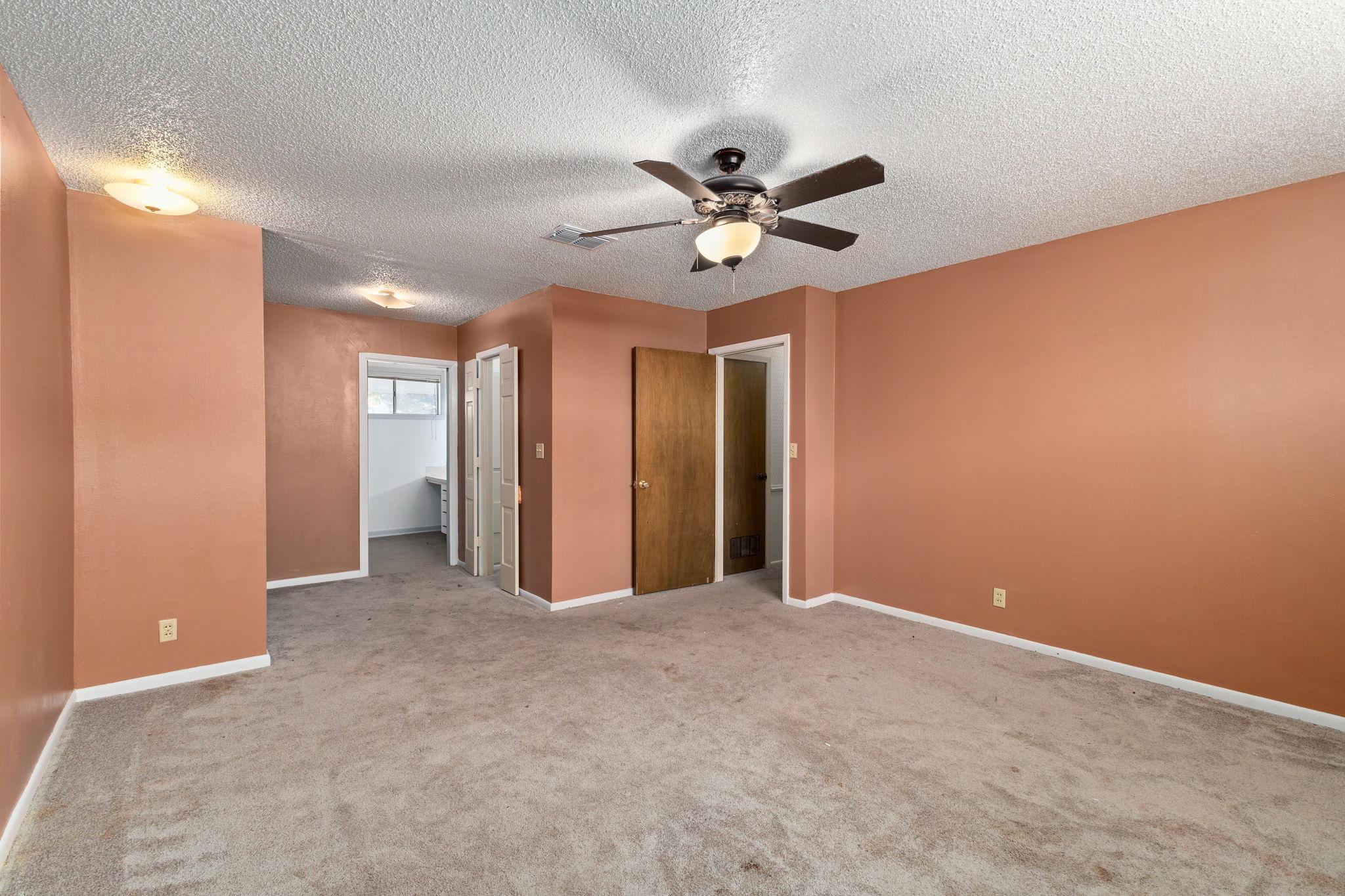 202 Kallus St, Schulenburg, TX 78956