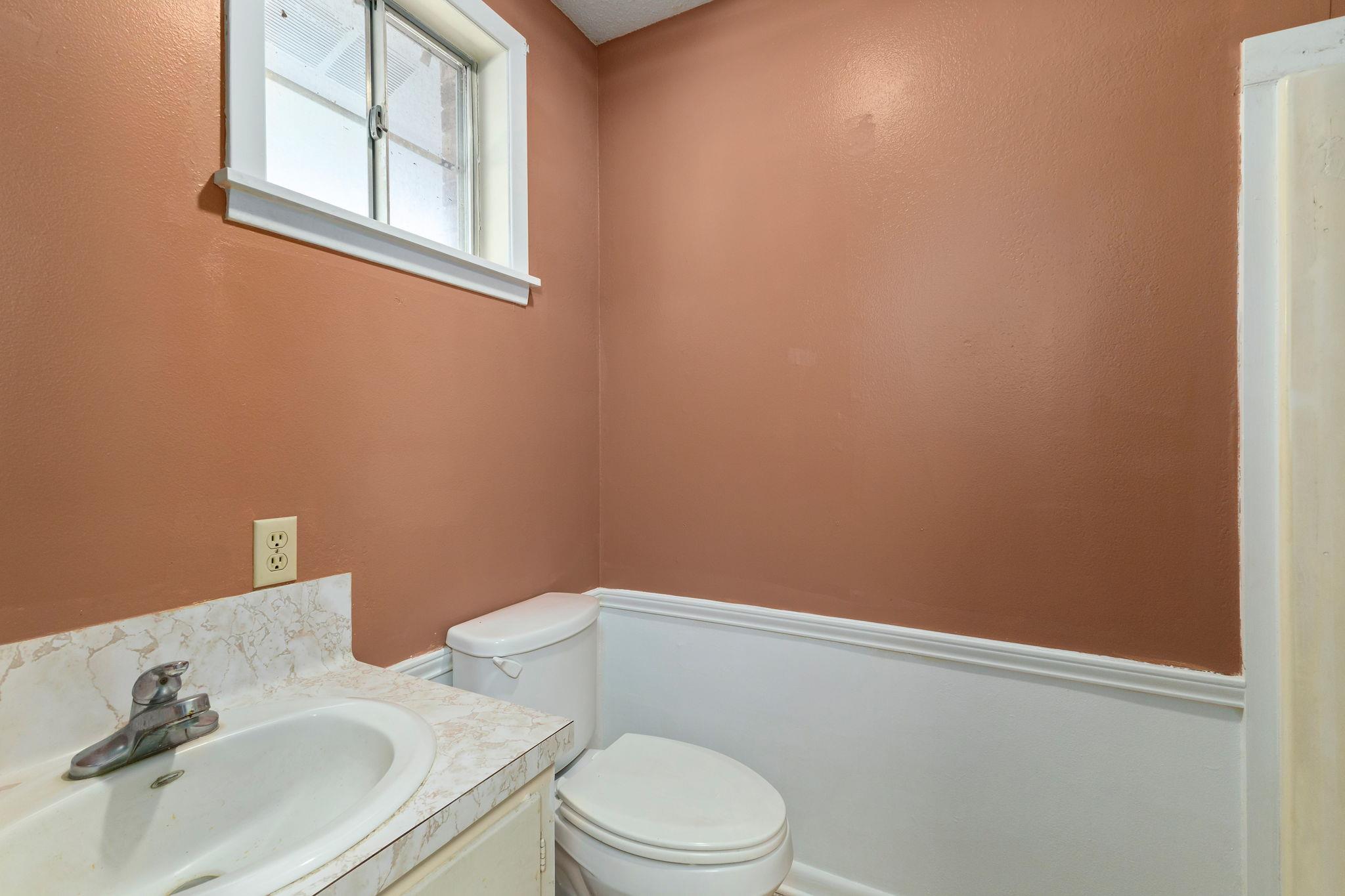 202 Kallus St, Schulenburg, TX 78956