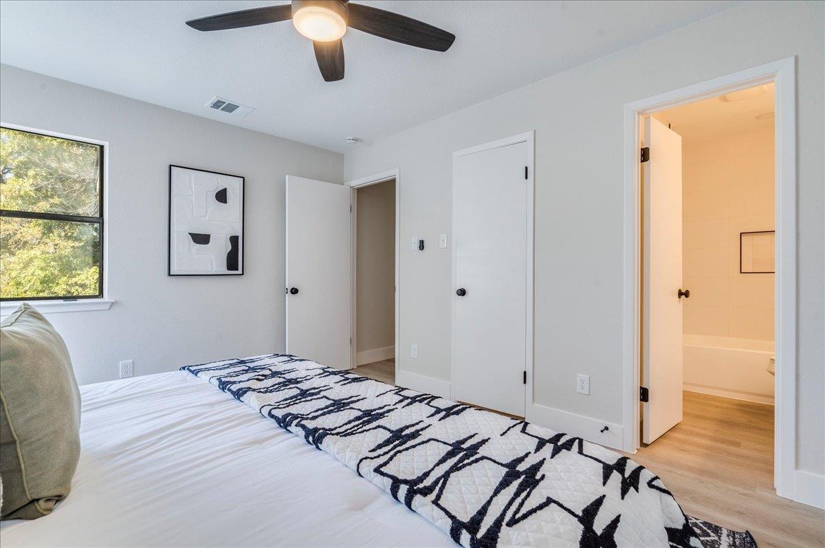 11301 JOLLYVILLE Rd # F2, Austin, TX 78759