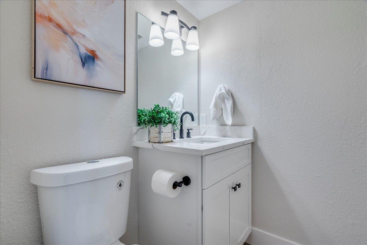 11301 JOLLYVILLE Rd # F2, Austin, TX 78759