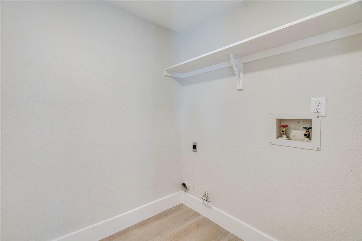 11301 JOLLYVILLE Rd # F2, Austin, TX 78759