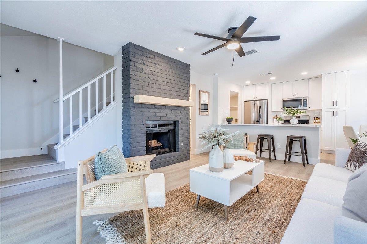 11301 JOLLYVILLE Rd # F2, Austin, TX 78759