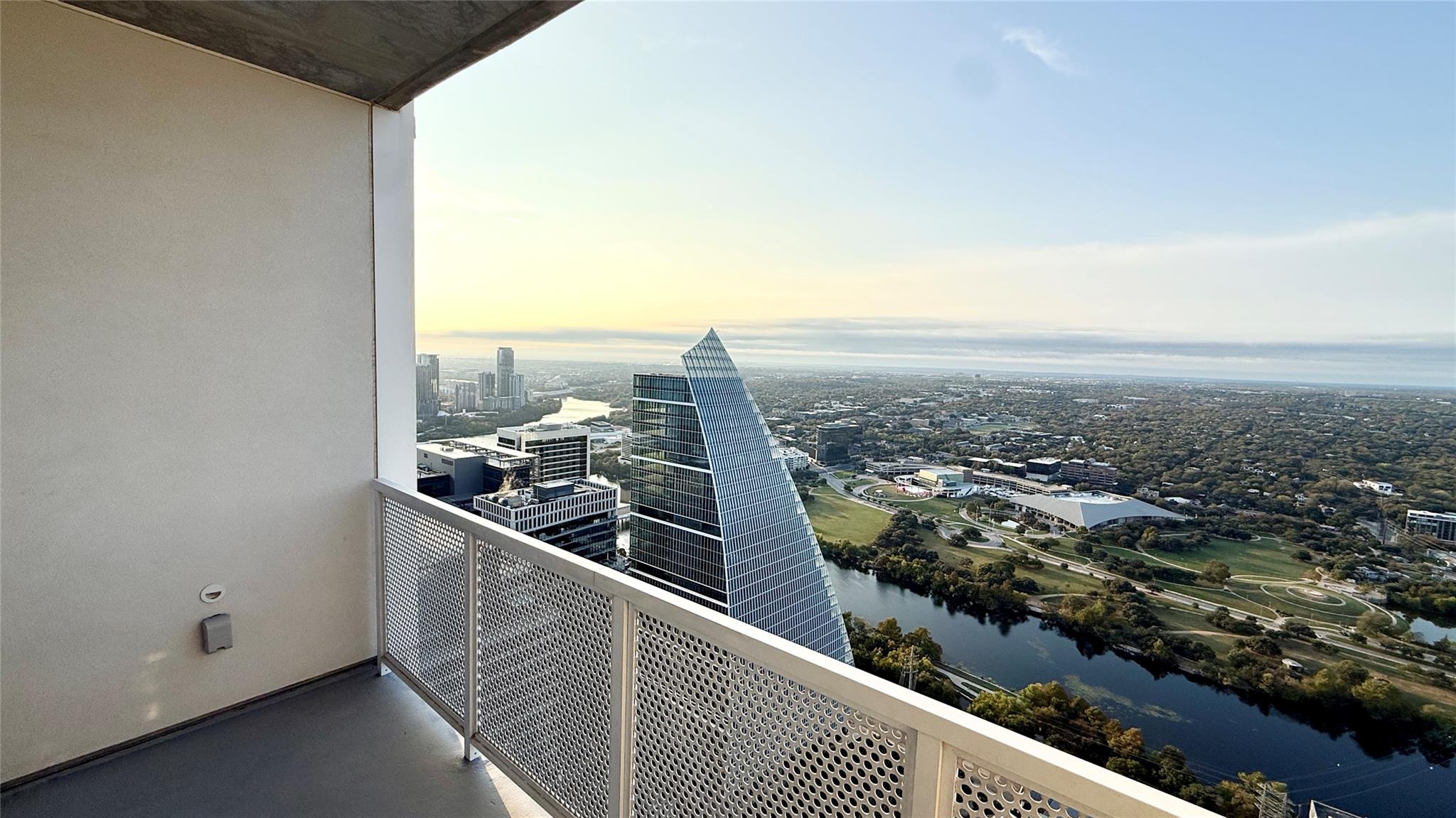 301 West Ave # 4906, Austin, TX 78701