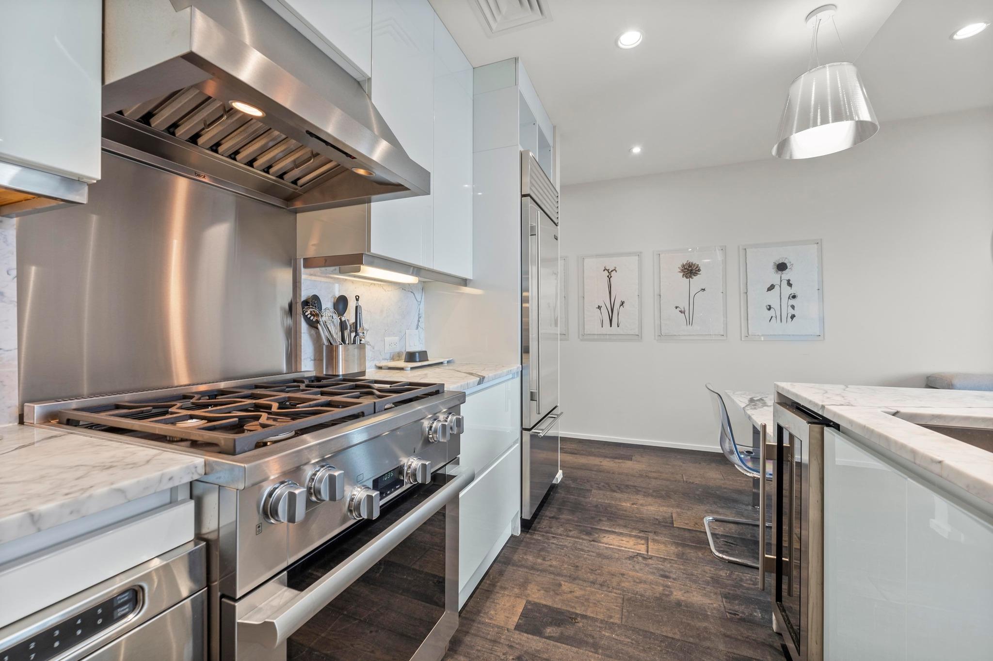 200 Congress Ave # 33BB, Austin, TX 78701