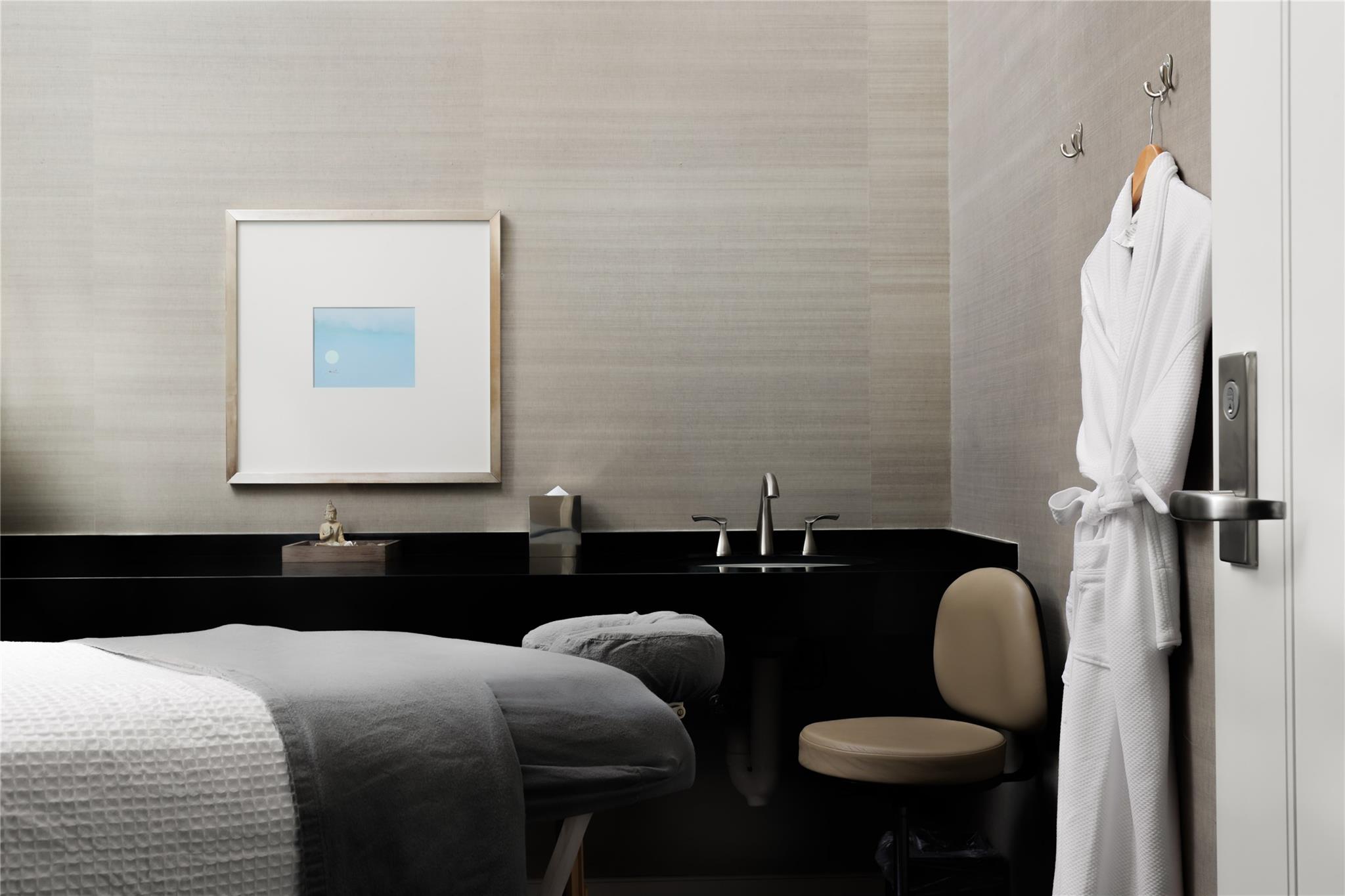 200 Congress Ave # 33BB, Austin, TX 78701