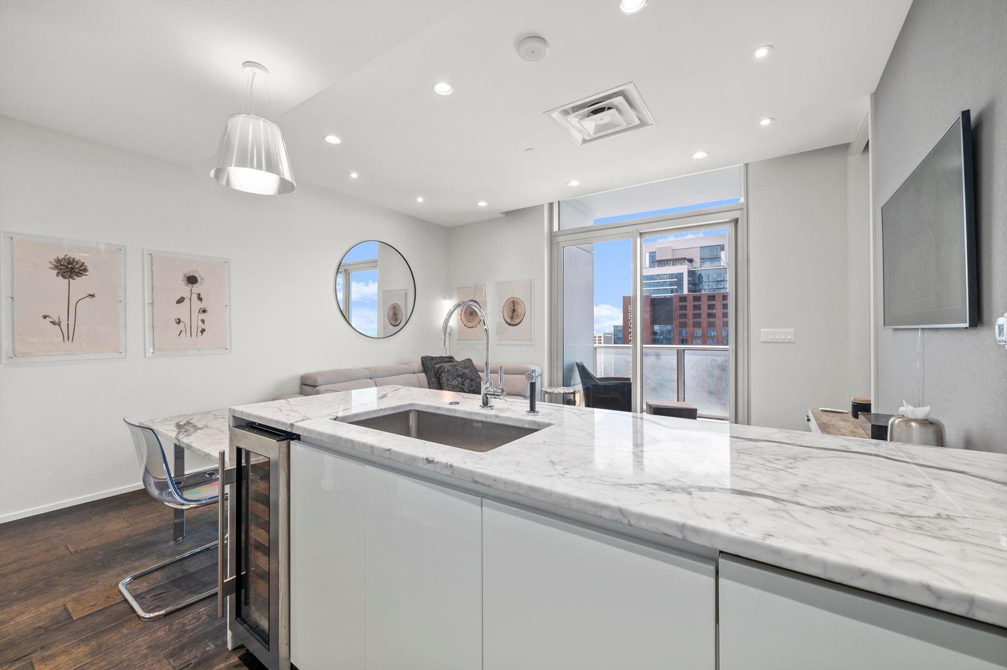 200 Congress Ave # 33BB, Austin, TX 78701