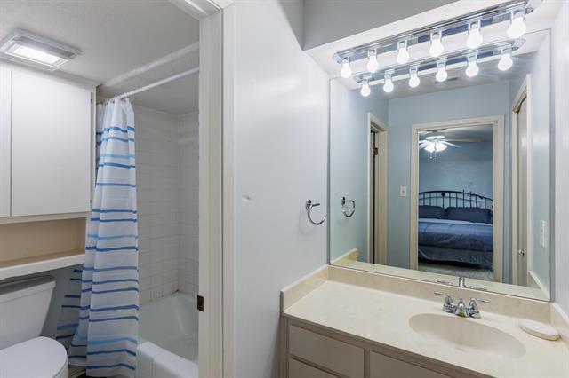 704 Horseshoe Bay Blvd # F, Horseshoe Bay, TX 78657