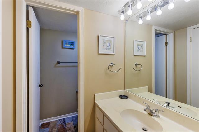 704 Horseshoe Bay Blvd # F, Horseshoe Bay, TX 78657