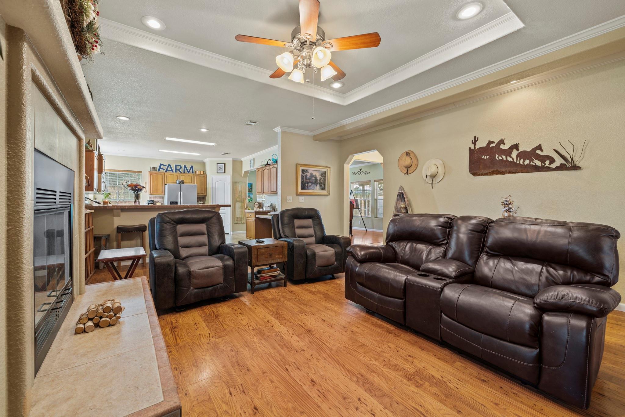 259 Burr Oak Trl, Harper, TX 78631