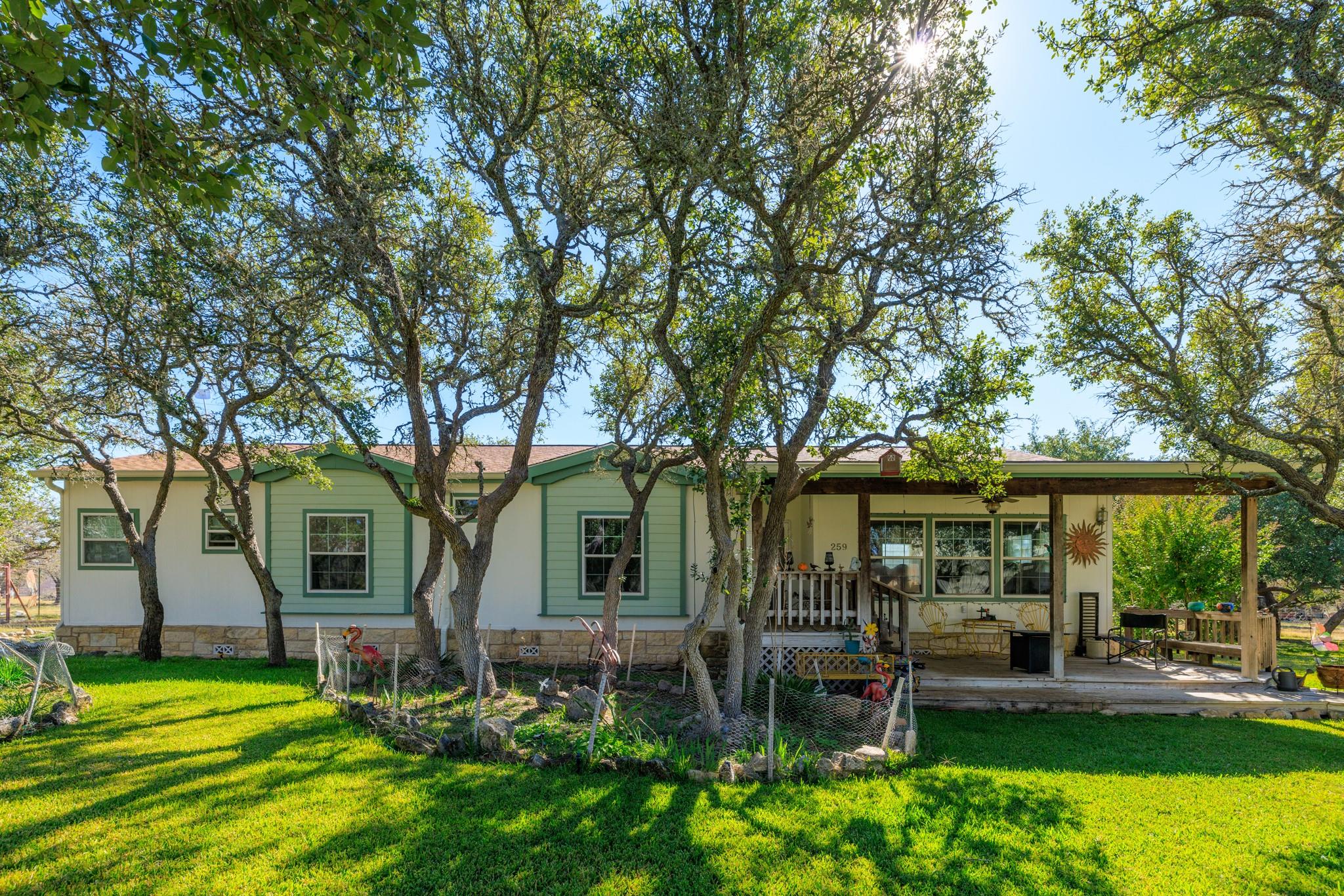 259 Burr Oak Trl, Harper, TX 78631