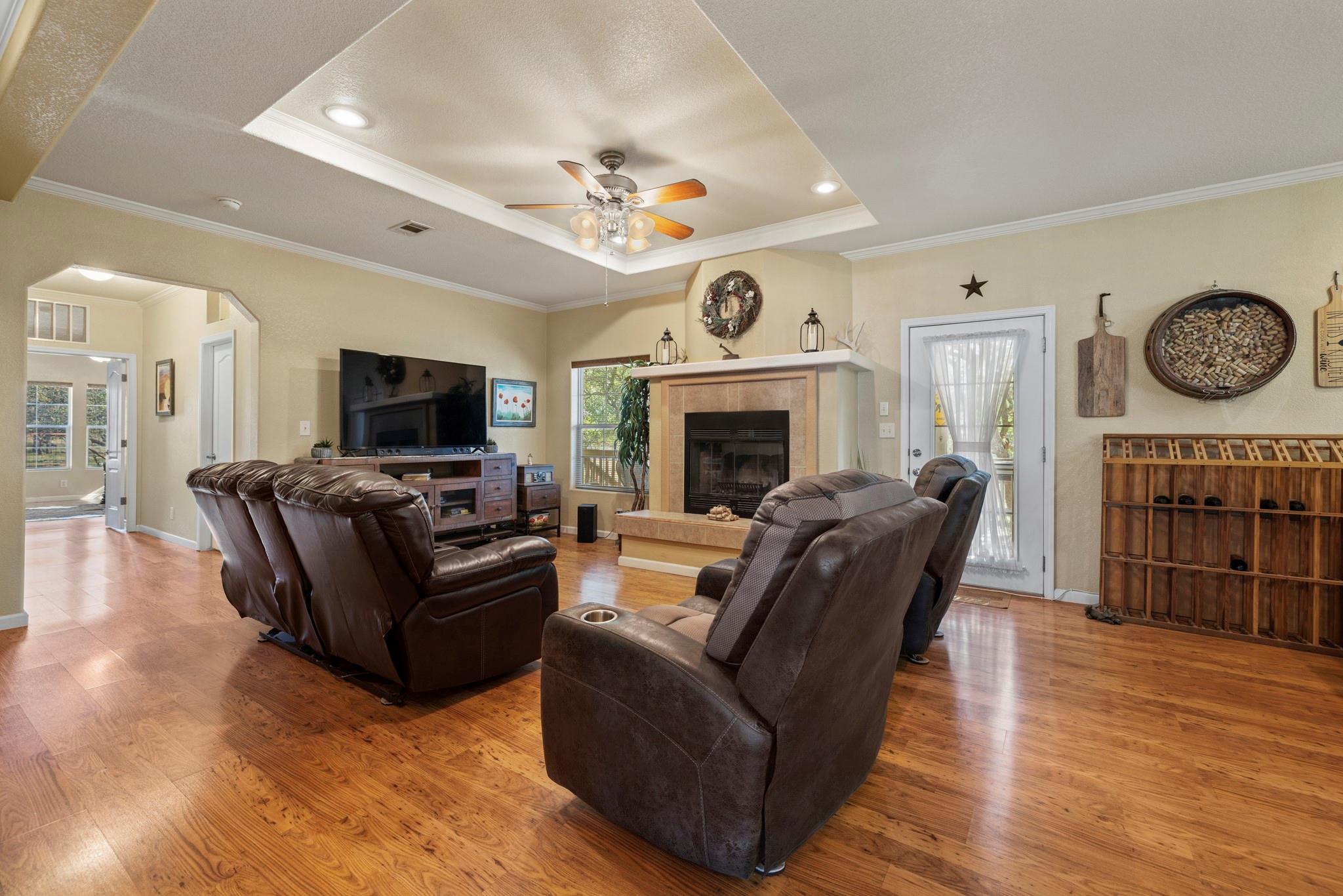 259 Burr Oak Trl, Harper, TX 78631