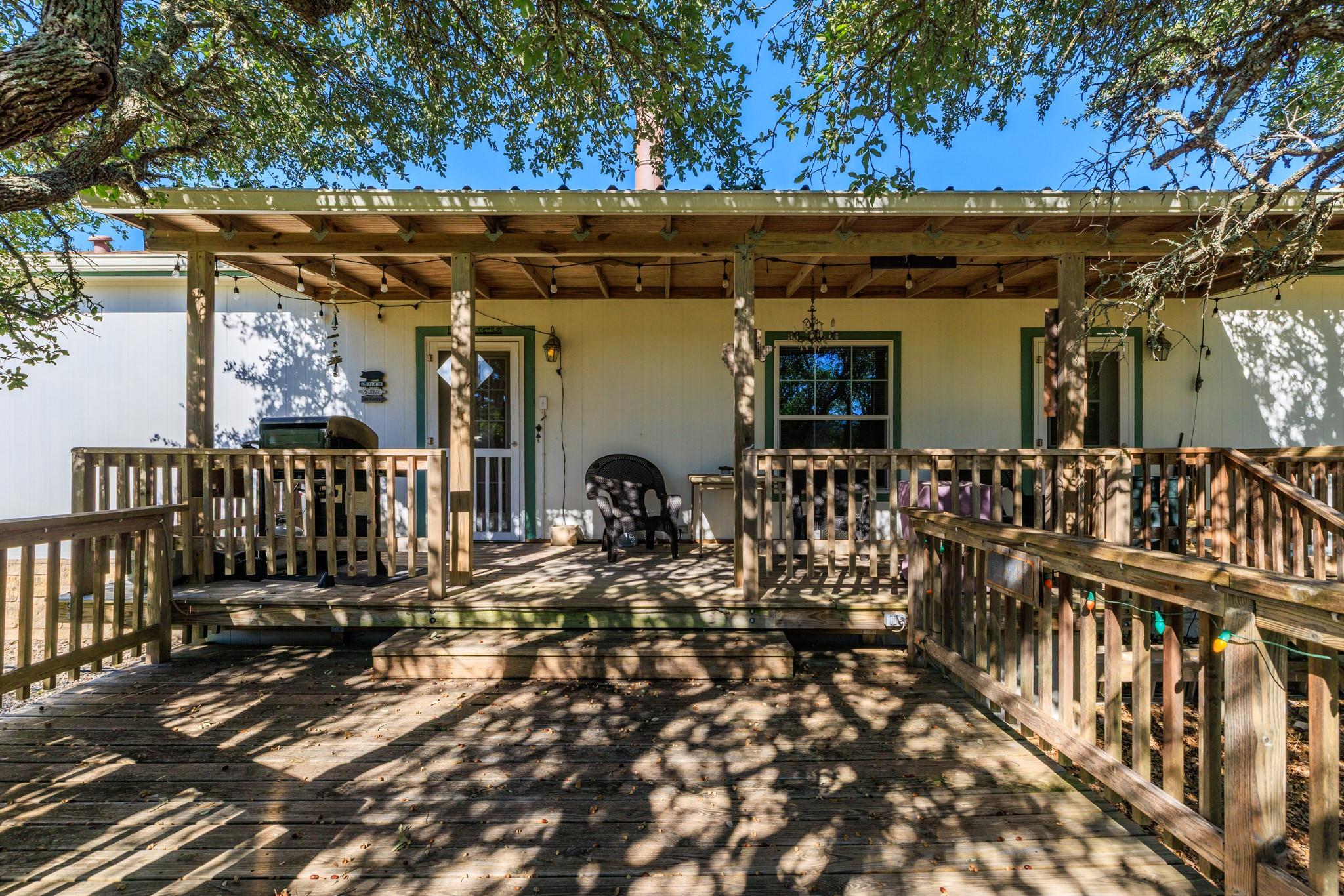 259 Burr Oak Trl, Harper, TX 78631