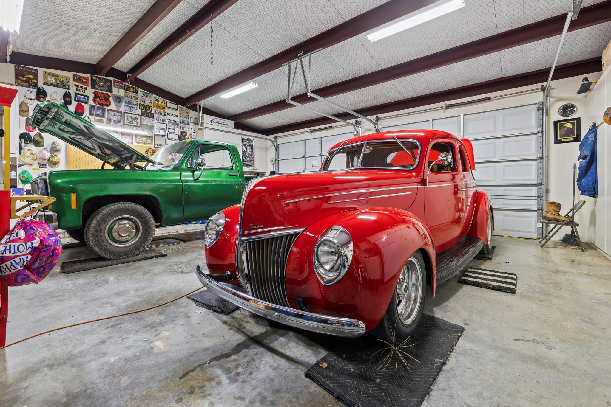 259 Burr Oak Trl, Harper, TX 78631