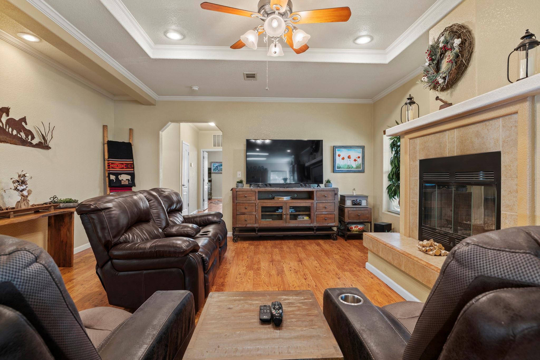 259 Burr Oak Trl, Harper, TX 78631