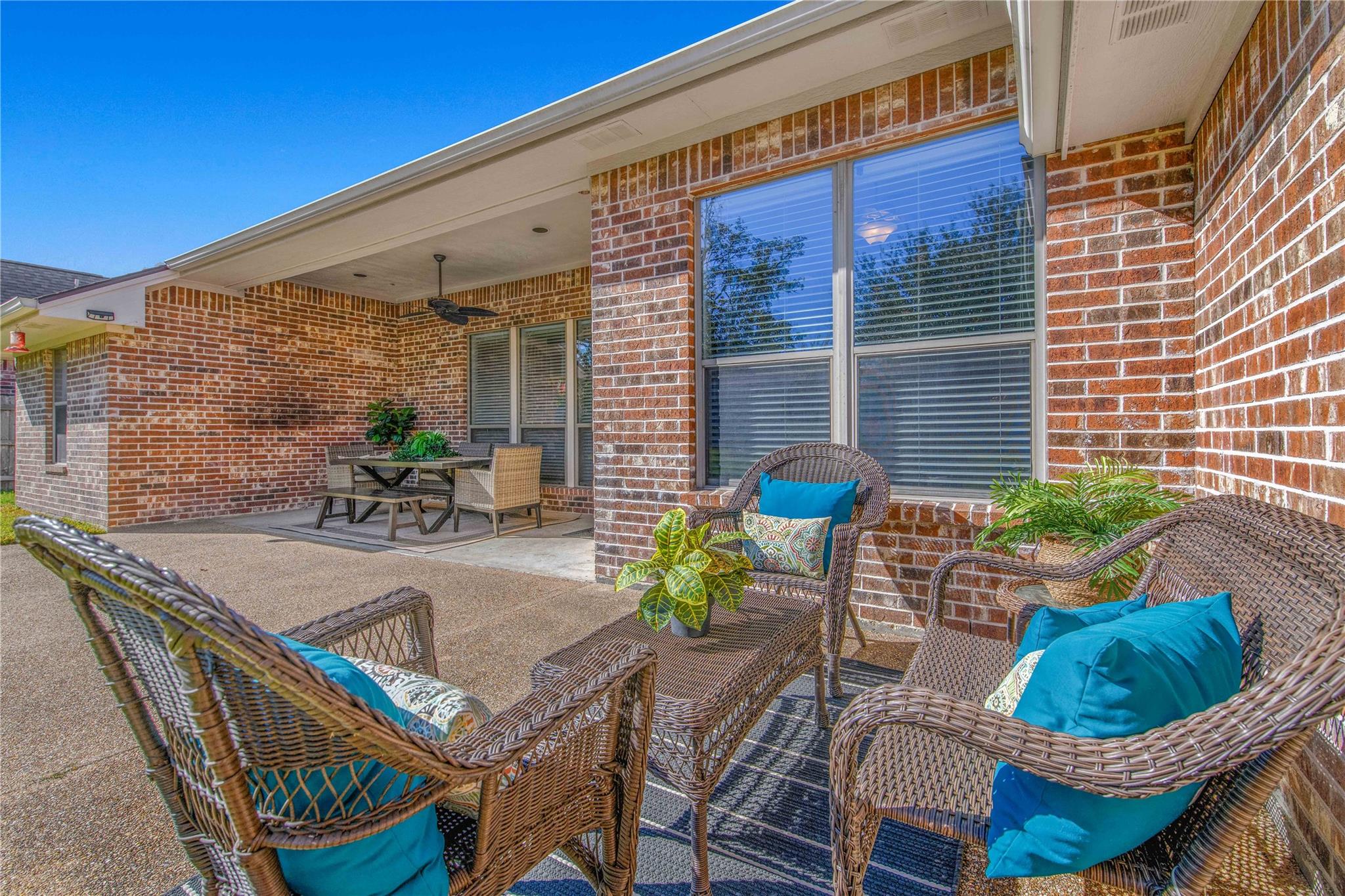 406 Cold Spring Dr, College Station, TX 77845